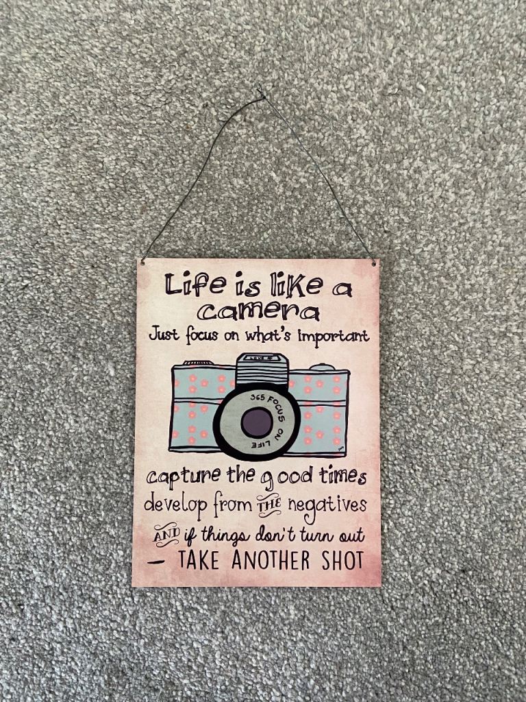 Hanging room sign