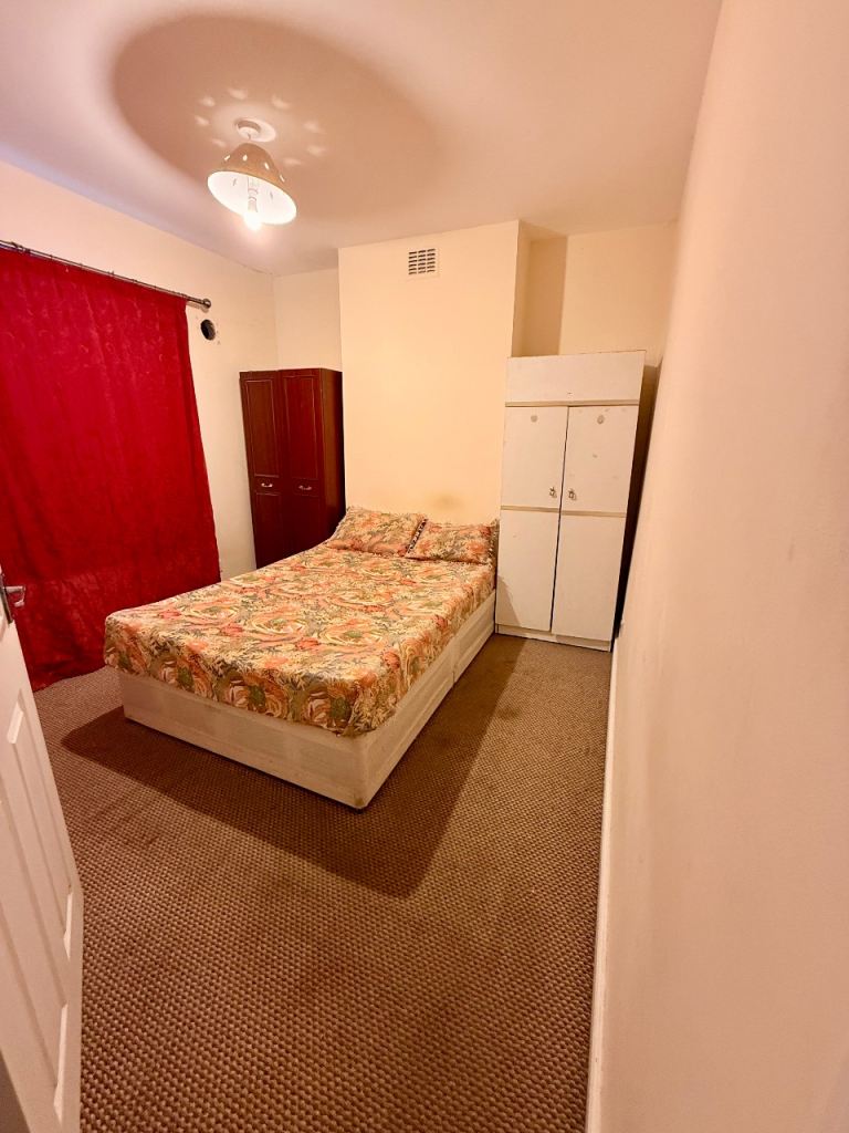 Neat & Clean Spacious Double Room – Barking (IG11 7QP)