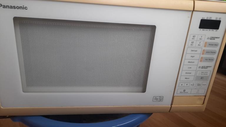 Panasinic microwave white 800 W
