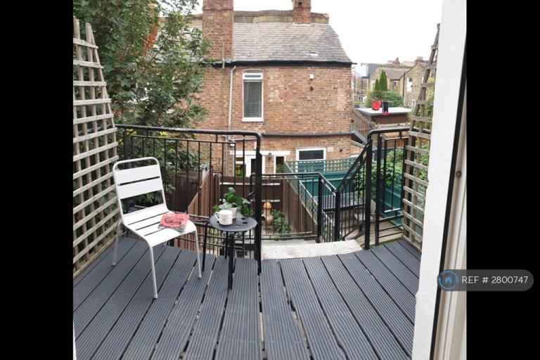 1 bedroom in Woodbury Street, London, SW17 (#2800747)