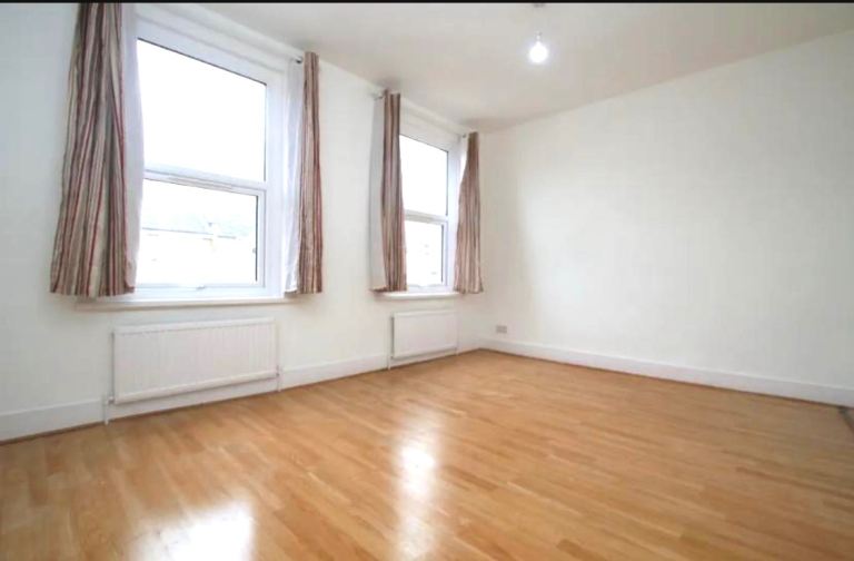 Flat for Rent -Upton Park (very close to station ) 
