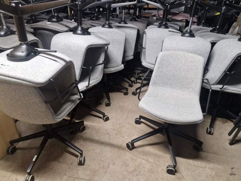 £55each Orangebox Cubb Conference Chair in 2 shades of grey Height Adjustable swivel base (70 able)