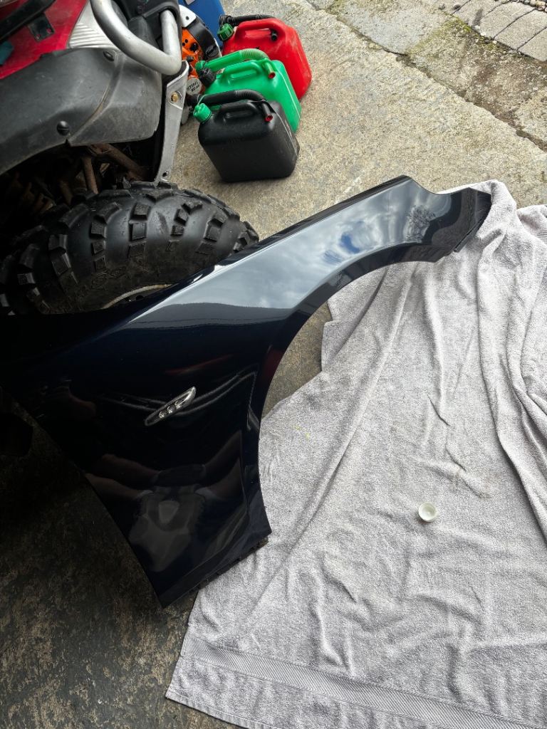 BMW e60 drivers wing 