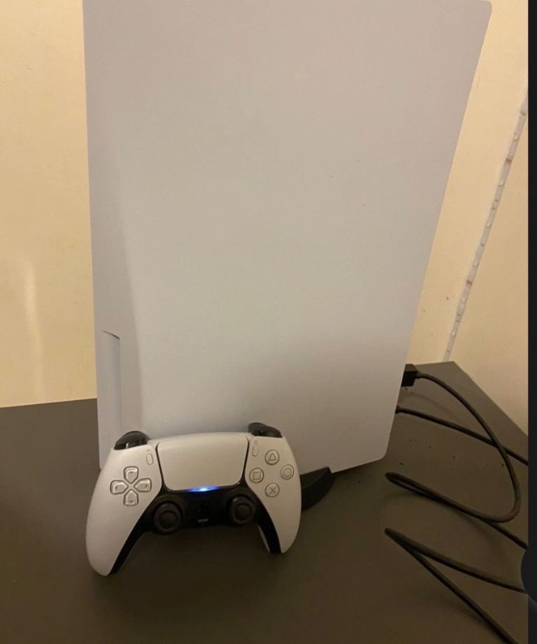 Fully working ps5 disc  with wires and one controller 