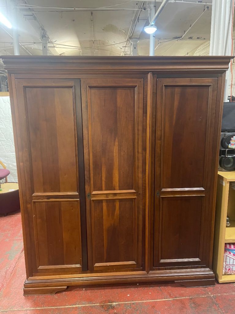 Antoinette 3 Door Wardrobe – Willis & Gambier