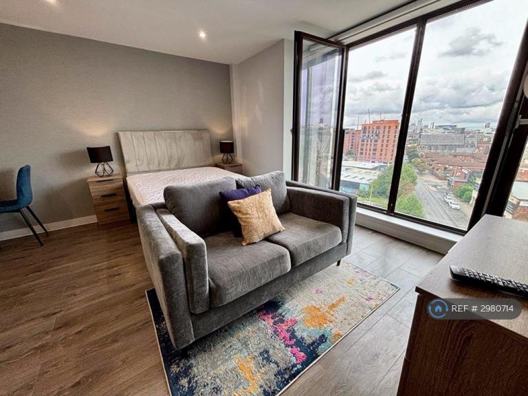Studio flat in Parliament Sqaure, Liverpool, L1 (#2980714)