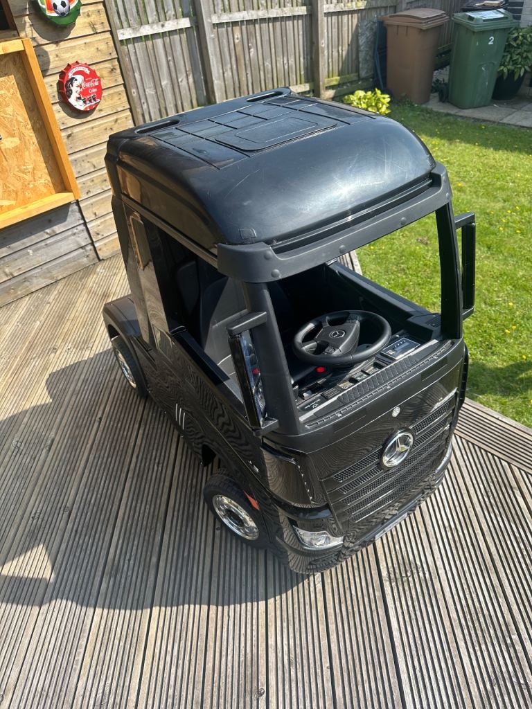 Electric Mercedes Truck