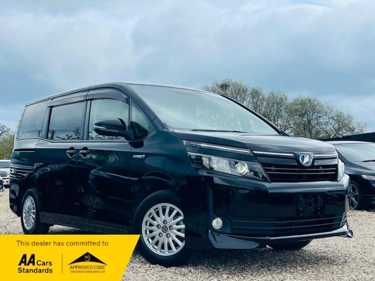 TOYOTA VOXY 1.8 PETROL HYBRID 7 SEATER ULEZ FREE FRESH IMPORT