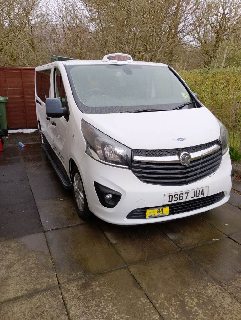 2018 Vauxhall Vivaro 9 seater taxi