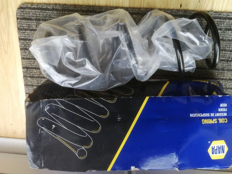 V W POLO FRONT COIL SPRINGS.