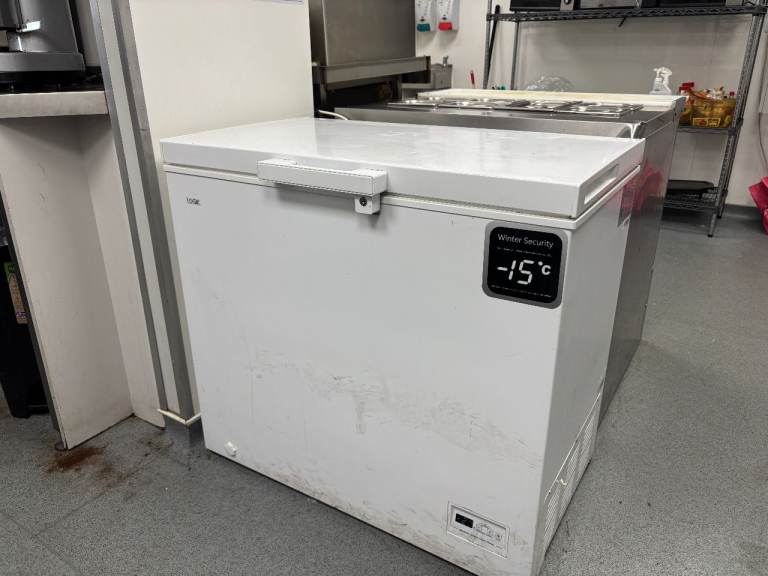 Medium Chest Freezer - Good Condition and Fully working