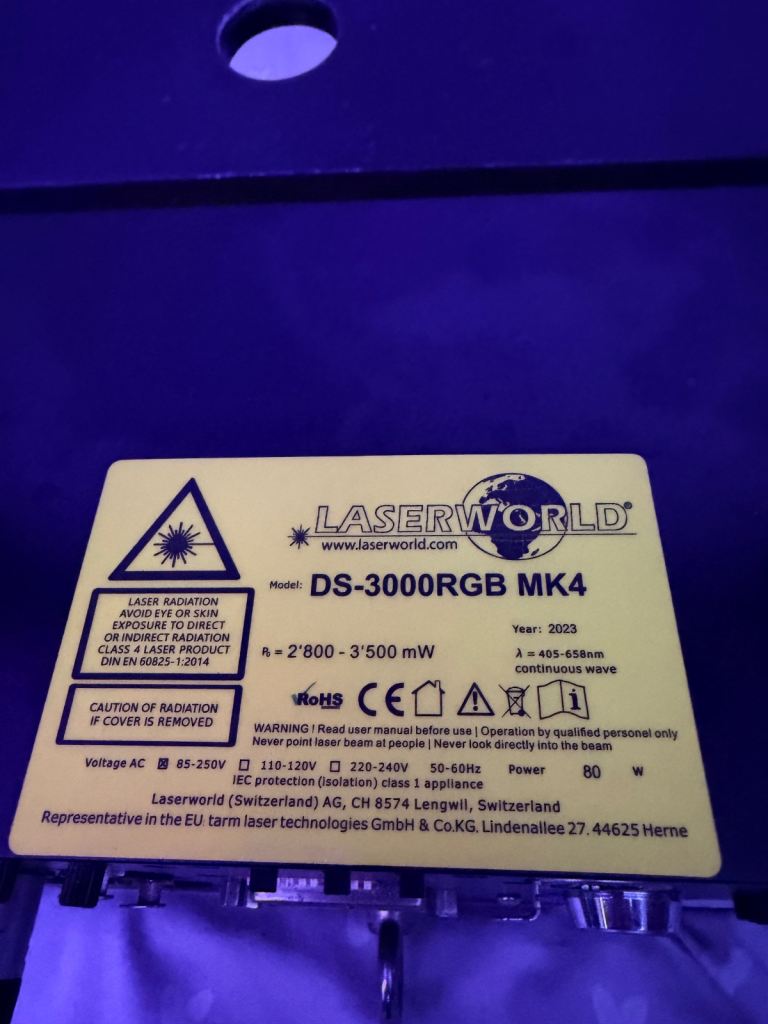 Laser-world DS-3000RGB Mk 4 & pangolin quick show 