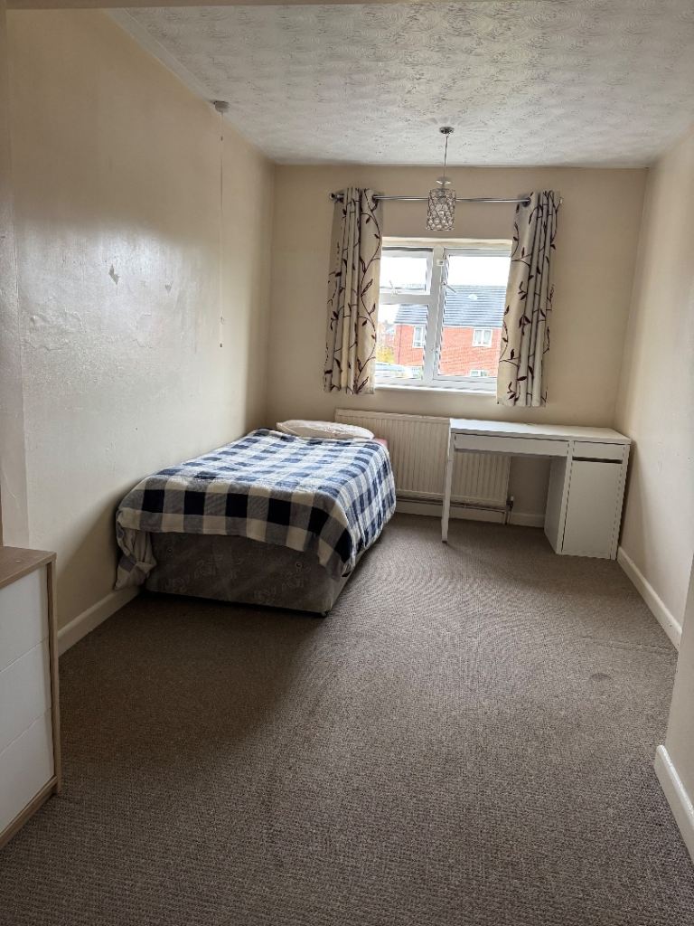 Private room for rent