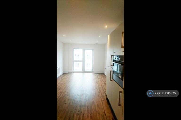 1 bedroom flat in Austen House, Guildford, GU1 (1 bed) (#2716426)