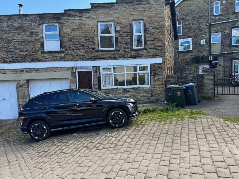 2 Bed House TO LET in BD9