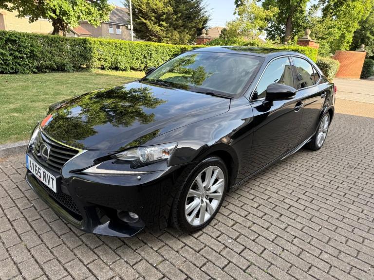 2015 Lexus IS 300h Executive Edition 4dr CVT Auto Saloon Petrol/Electric Hybrid Automatic
