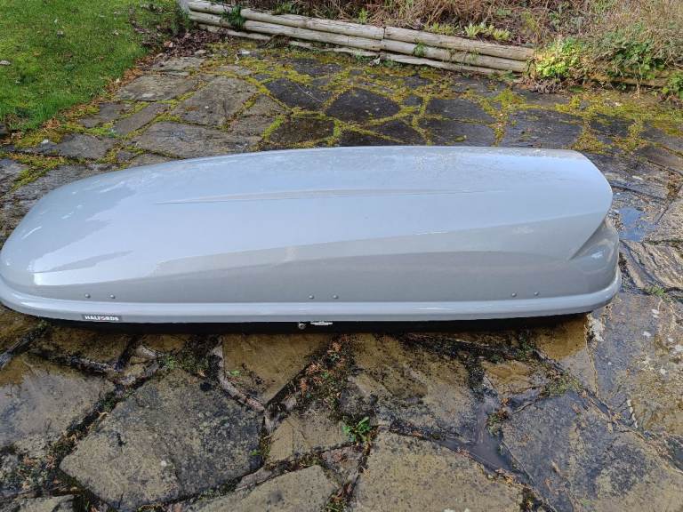 Halfords roof top box - approx 380 l
