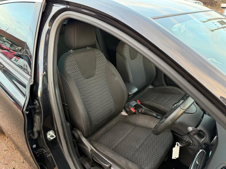 2016 Vauxhall Astra 1.6 CDTi 16V 136 SRi 5dr HATCHBACK Diesel Manual