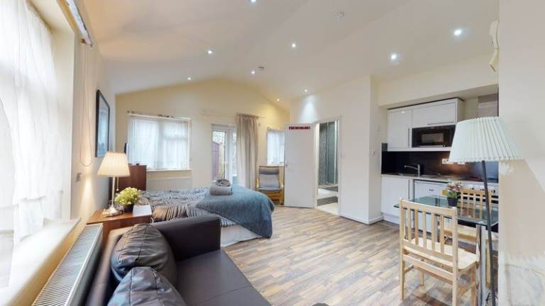 🩷 Happy Shared Homes 🏠 City 🌼