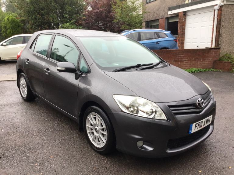 Toyota auris 1.4 tr d4d , lady owner fsh new mot