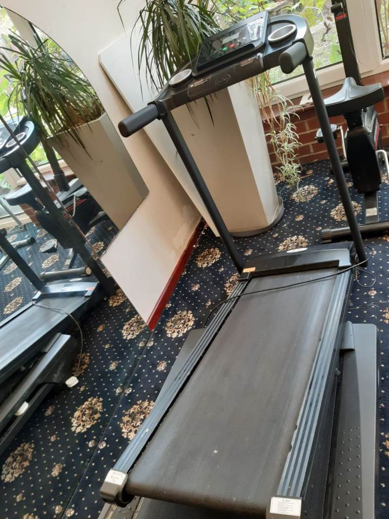 HOMCOM Treadmill 1.5HP Electric Motorised Running Machine w/ LED Display