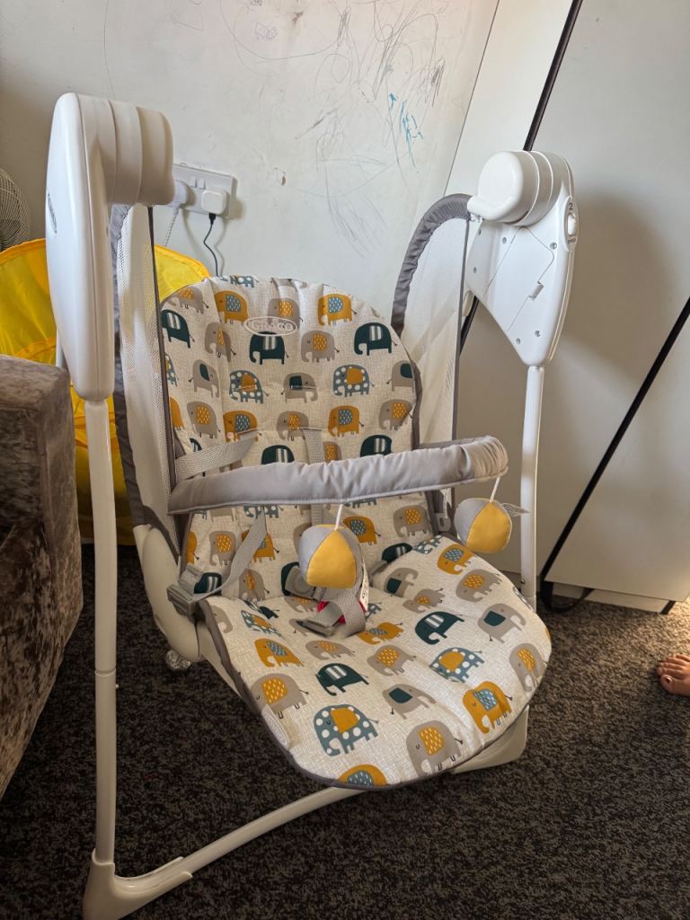 Baby swing 
