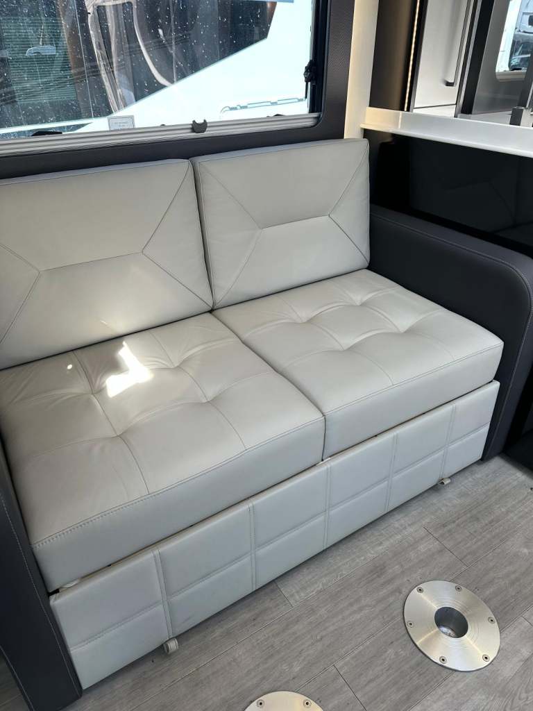 RC Motorhomes RC9M Motorhome Camper RV