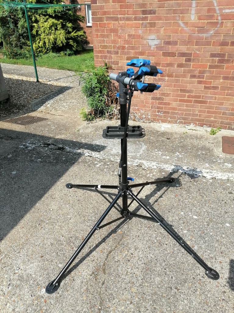 Cycle maintenance stand