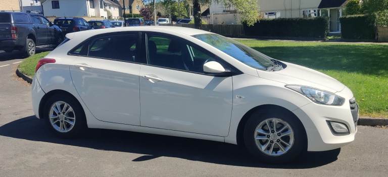 ** 2013 Hyundai i30 5 dr Hatch Long MOT £20 TAX 50mpg **