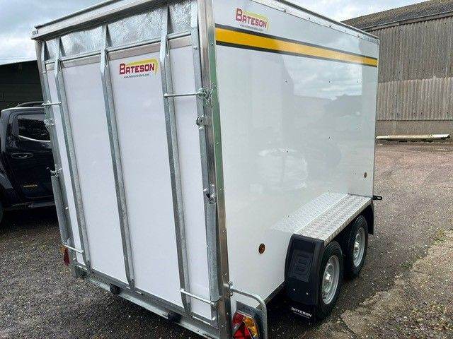 BATESON Box Trailer with Ramp 10' x 5' x 6' - 300v