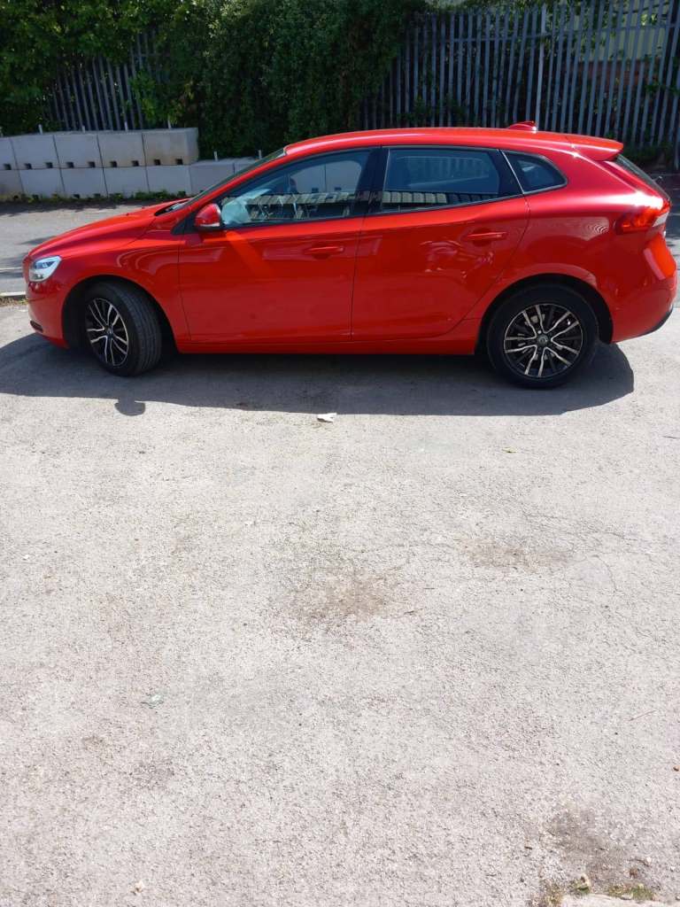 Volvo, V40, Hatchback, 2017, Manual, 1969 (cc), 5 doors