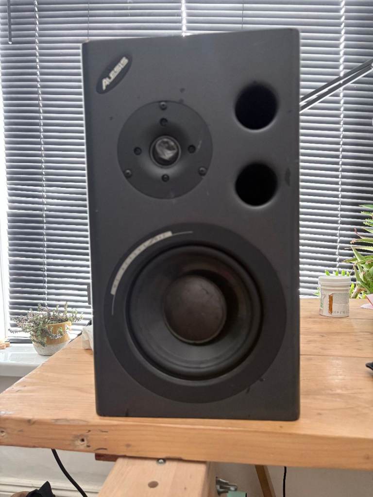 Alesis Mk2 monitors