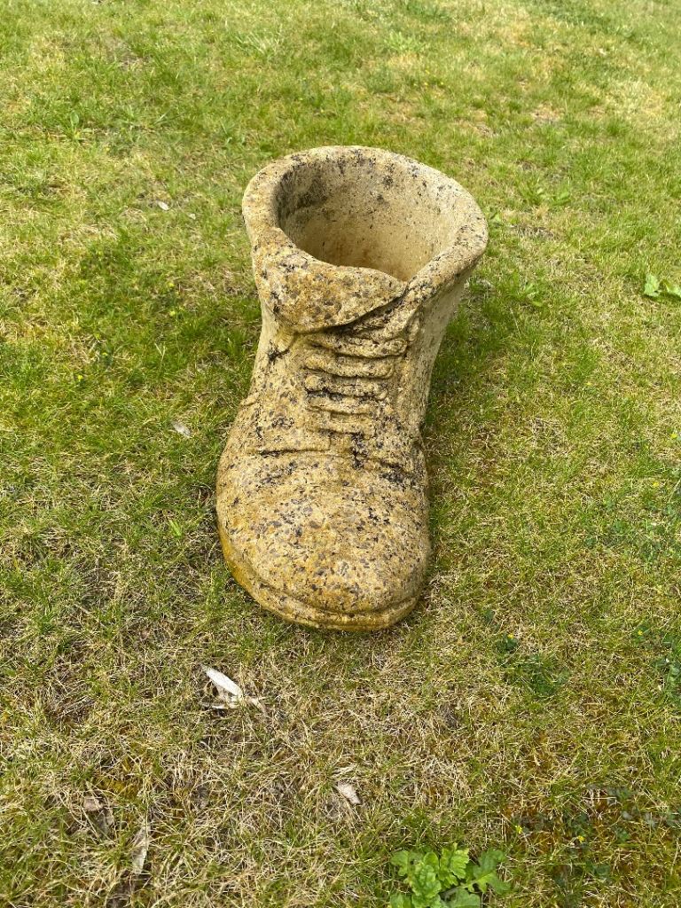 Stone boot