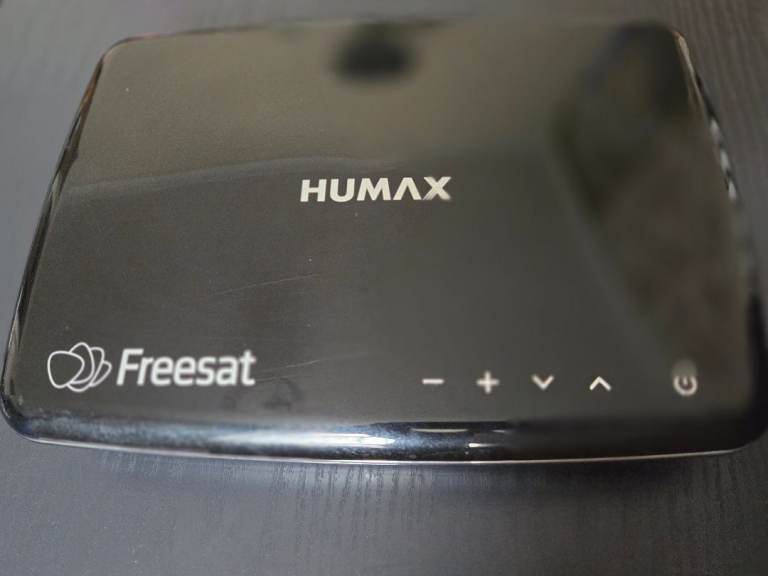 Humax Freesat Box HDR-1100S with Remote and Cables – Good Condition