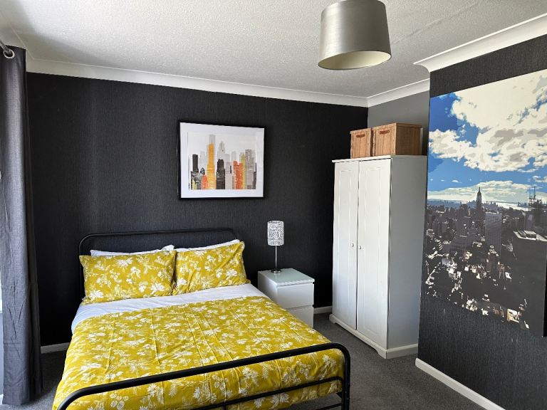 ROOMS TO RENT IN CHELTENHAM