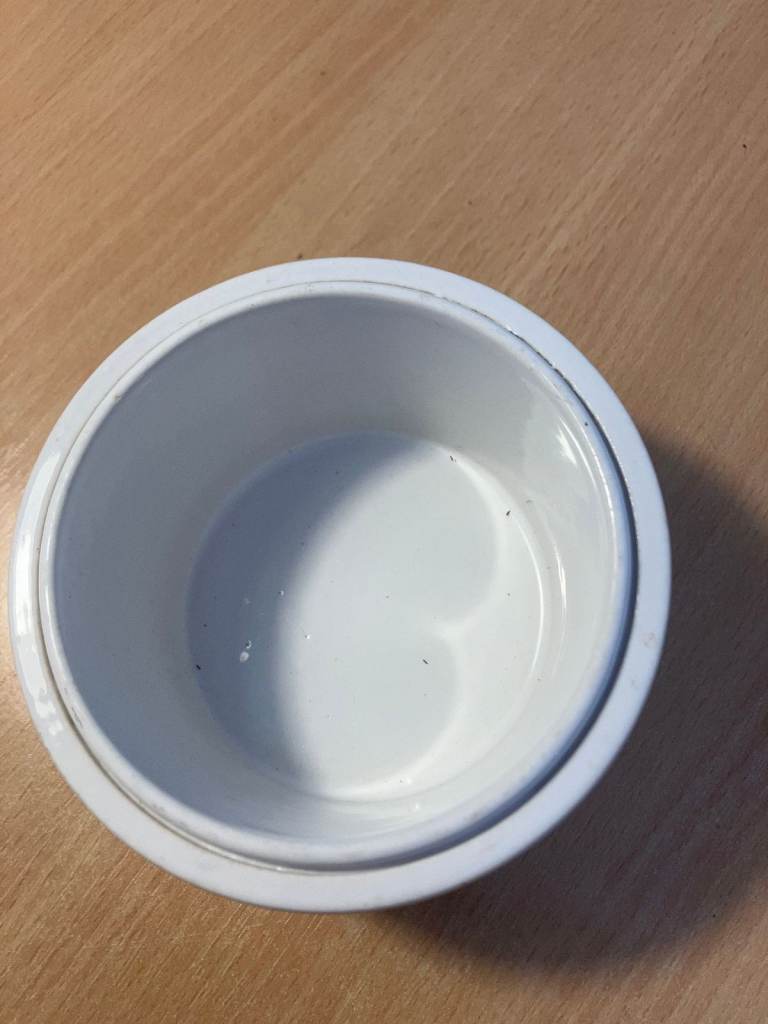 Vintage St. James’s ‘Flacker Shooting’ Porcelain Pot with Lid.