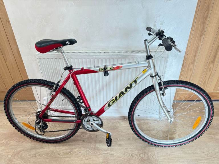 26” giant boulder mountain bike in good condition All fully working 