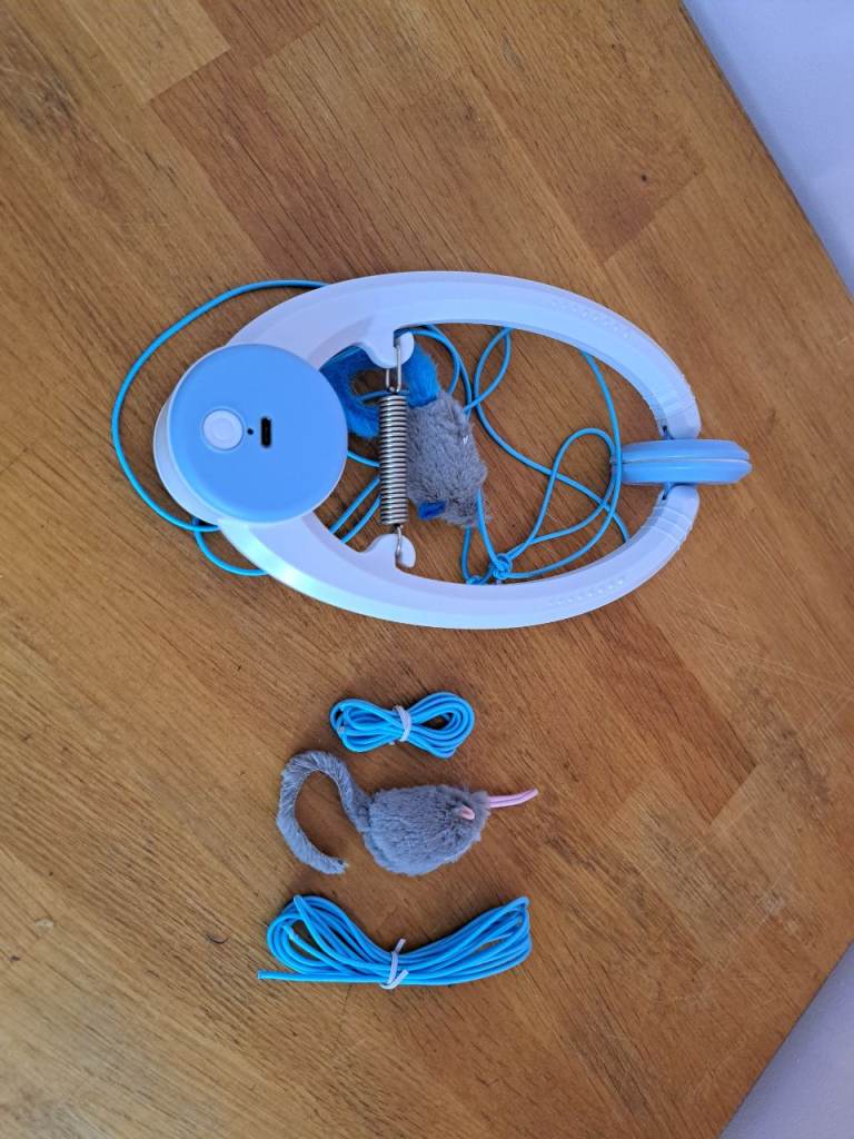 Electric cat toy