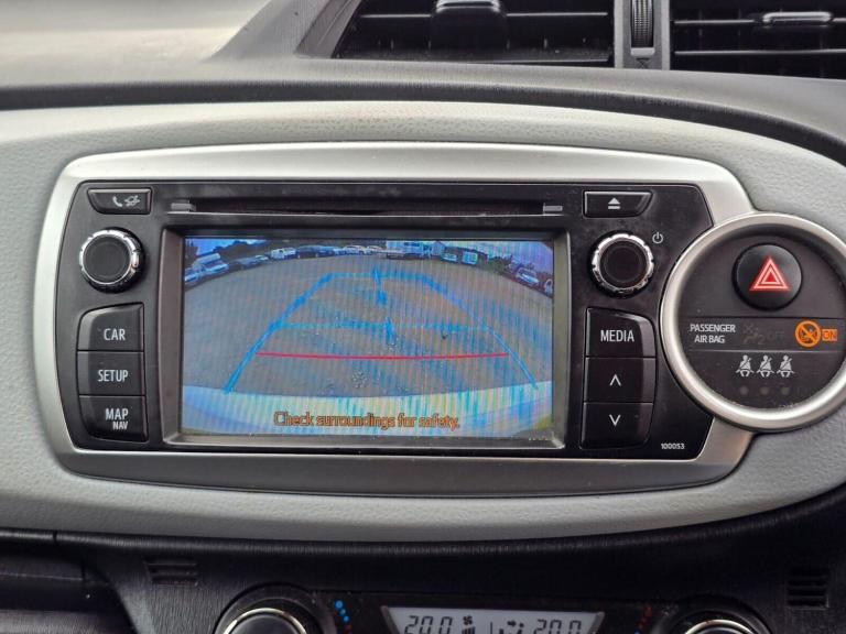 2014 Toyota Yaris 1.5 VVT-h Trend Hatchback 5dr Petrol Hybrid CVT Euro 5 (101 ps) Hatchback Hybri...