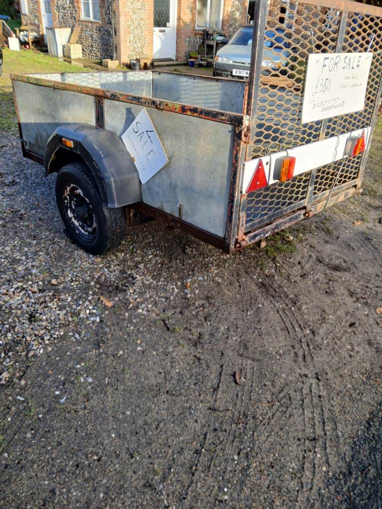 Drop tail trailer.8 x 4.6