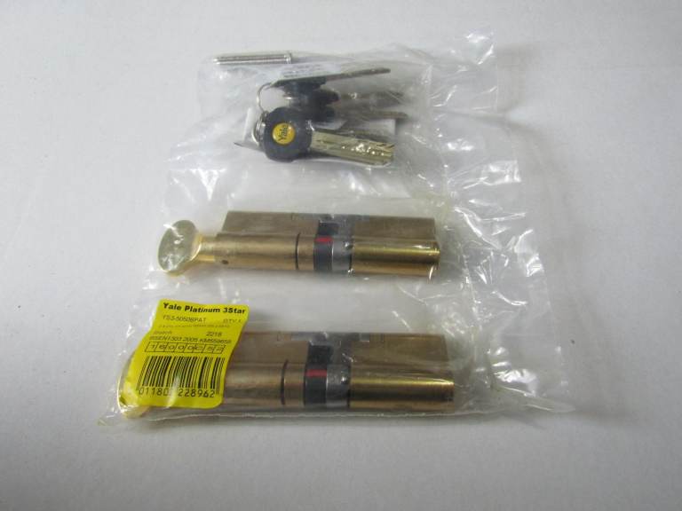 Pair of Yale Platinum 3 Star Anti-Snap, Anti-Bump Euro Profile Cylinder Door Locks, 50/50 6 keys