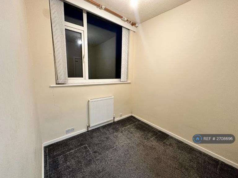 3 bedroom house in Raynville Close, Leeds, LS13 (3 bed) (#2708696)