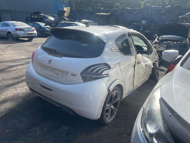 ♻️2015 PEUGEOT 208 1.6 PETROL (EP6FDTX) THP GTI PRESTIGE WHITE 3 DOOR BREAKING FOR PARTS