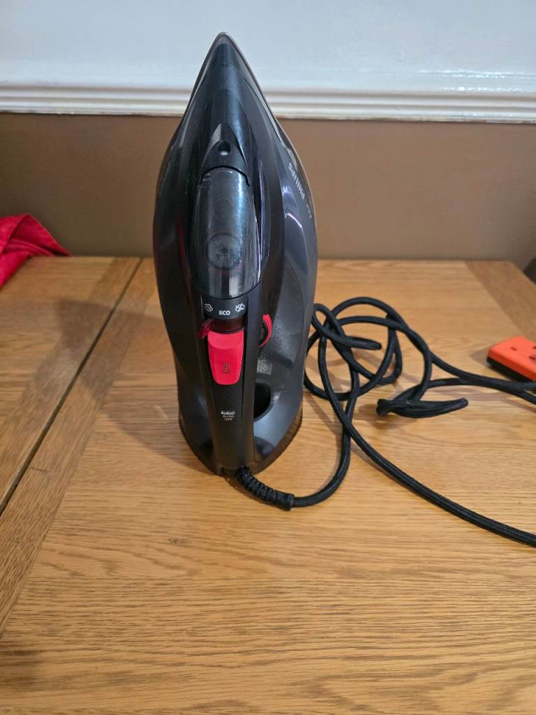 Philips Azur Steam Iron – Black, Good Condition