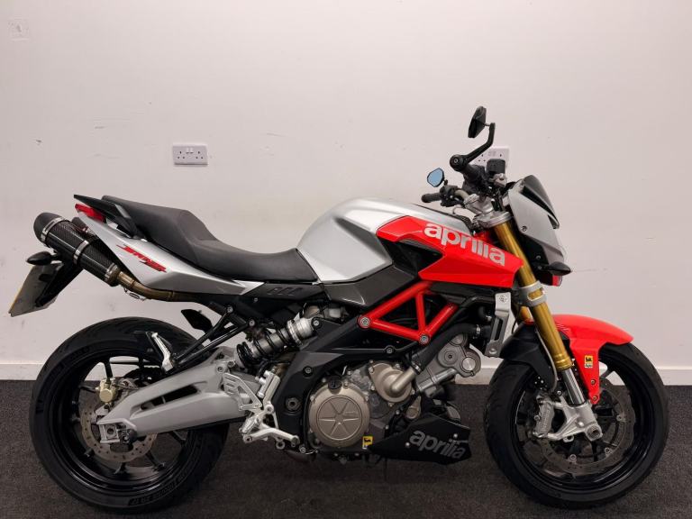 APRILIA SL 750 SHIVER ** PADDOCK BOBBINS - MOT UNTIL MARCH 2027 - WARRANTY **