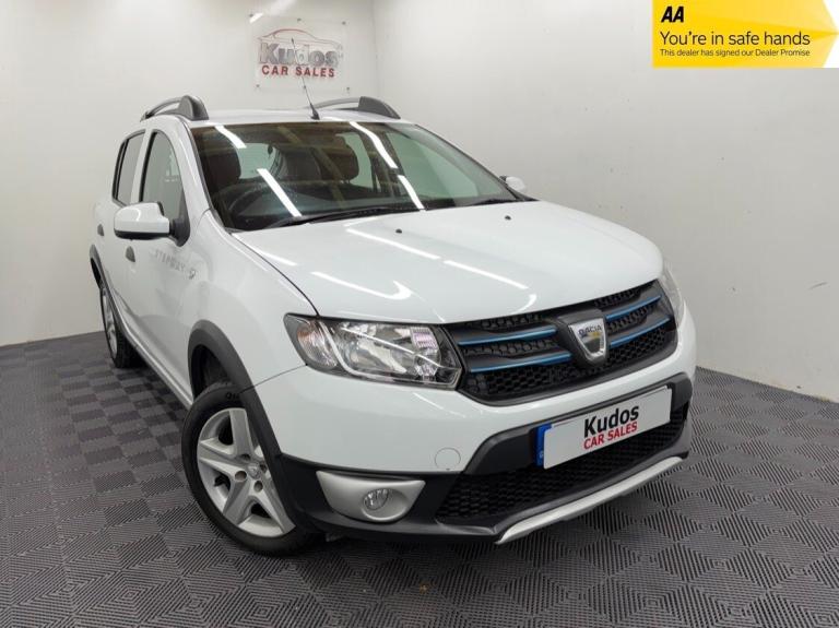 2014 Dacia Sandero Stepway 1.5 dCi Laureate 5dr - REAR SENSORS - CRUISE - A/C - SAT NAV HATCHBACK...