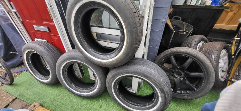 SET OF FOUR MATCHING ROLLS ROYCE 215/70 X 15 TYRES, BRIDGSTONE