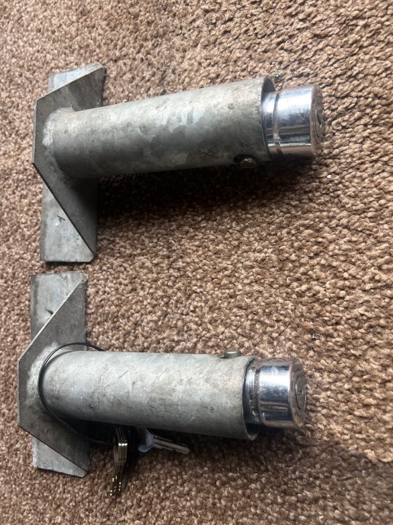 Caravan steady leg locks