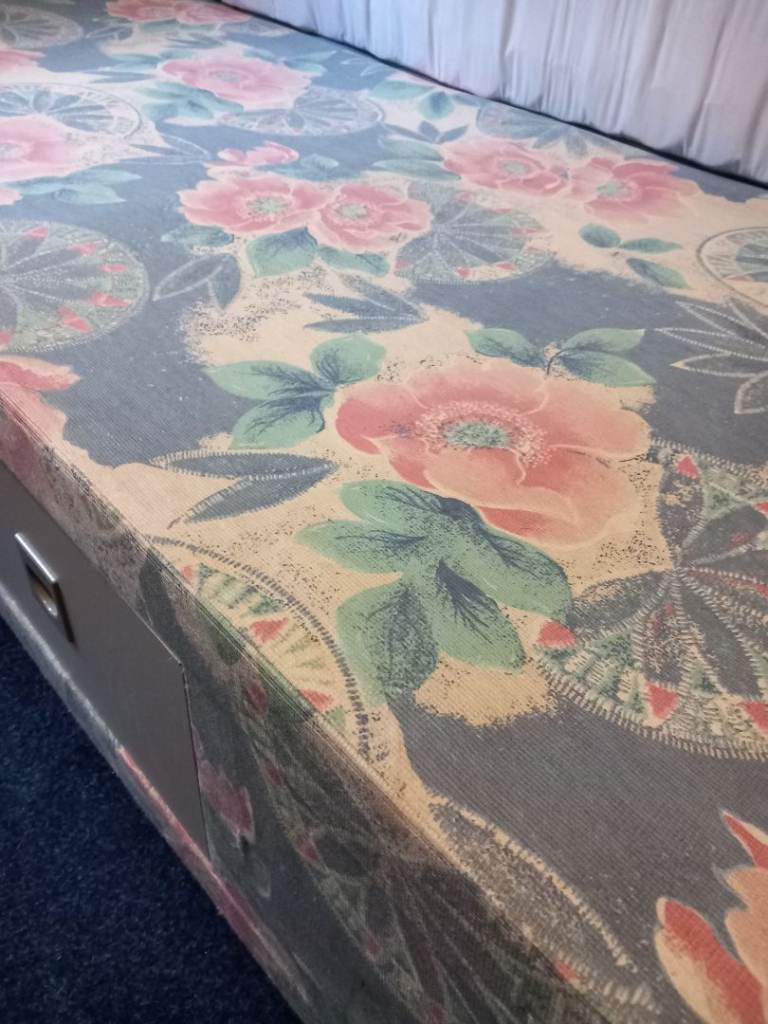 Free single bed with mattress