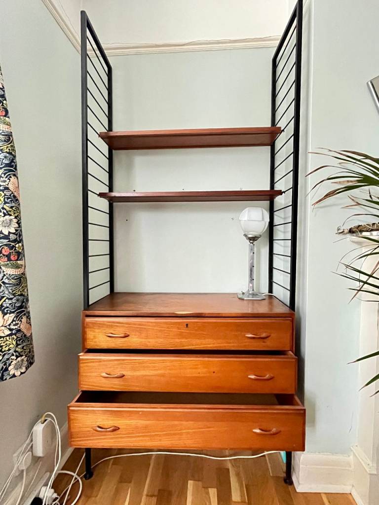 Vintage Ladderax, Staples 1960s Mid-Century Modern Teak Bookcase with Drawers – Good Condition